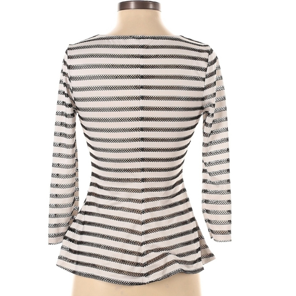 🆕️ Guess Chevron Peplum Top - Small - Picture 2 of 5